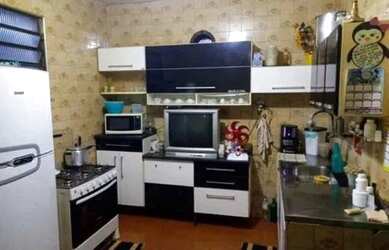 Imagem: A casa possui 2 Dormitórios, 1 Banheiro, 1 Vaga na garagem