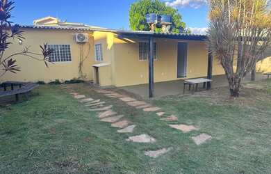 Imagem: A casa em condomínio possui 2 Dormitórios, 2 Banheiros, 5