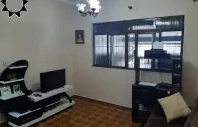 Imagem: A casa possui 2 Dormitórios, 1 Banheiro, 2 Vagas na garagem