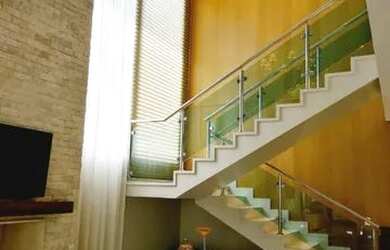 Imagem: A casa em condomínio possui 4 Dormitórios, 5 Banheiros, 4