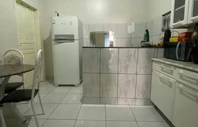 Imagem: A casa possui 1 Dormitório, 1 Banheiro e está localizado