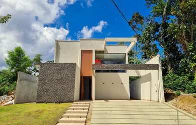 Imagem: A casa em condomínio possui 3 Dormitórios, 5 Banheiros, 4