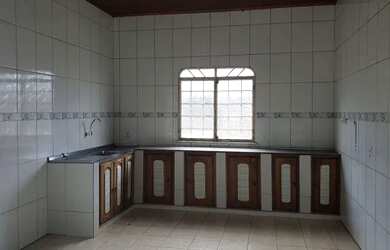 Imagem: A casa possui 3 Dormitórios, 2 Banheiros, 3 Vagas na garagem