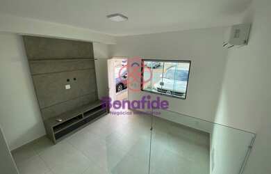 Imagem: A casa em condomínio possui 3 Dormitórios, 2 Banheiros, 102m²