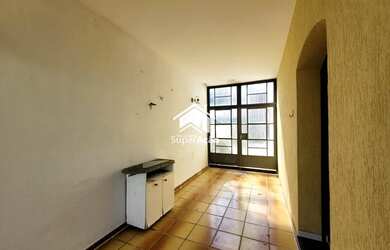 Imagem: A casa possui 4 Dormitórios, 4 Banheiros, 2 Vagas na garagem