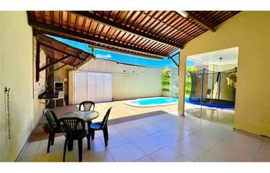 Imagem 2: Sobrado para venda. 238m² de Área, 3 Vagas na garageme4 Dormitórios