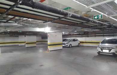 Imagem: O depósito possui 5 Vagas na garagem, 10m² de Área e está