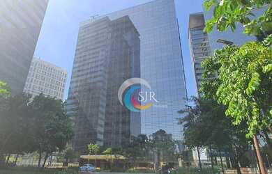 Imagem: O depósito possui 5 Vagas na garagem, 962m² de Área e está