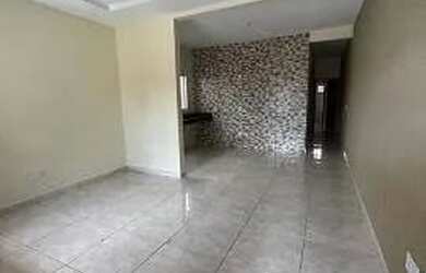 Imagem: A casa possui 2 Dormitórios, 2 Banheiros, 1 Vaga na garagem