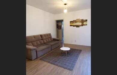 Imagem: O apartamento possui 3 Dormitórios, 1 Banheiro, 1 Vaga na garagem