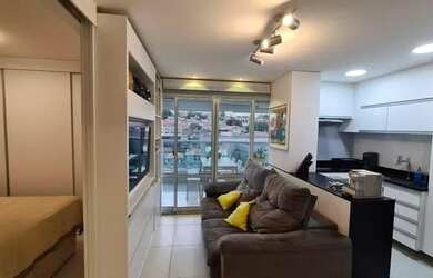 Imagem: O apartamento possui 1 Dormitório, 1 Banheiro, 1 Vaga na garagem