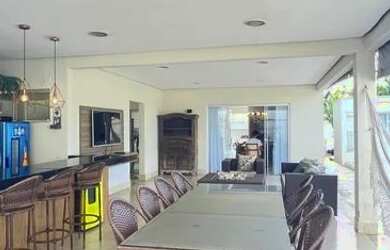 Imagem: O apartamento possui 4 Dormitórios, 5 Banheiros, 4 Vagas na