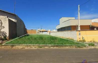 Imagem: O terreno possui 200m² de Área e Imóvel novo e está localizado