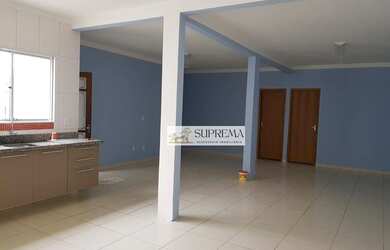 Imagem: A casa possui 3 Dormitórios, 2 Banheiros, 1 Vaga na garagem