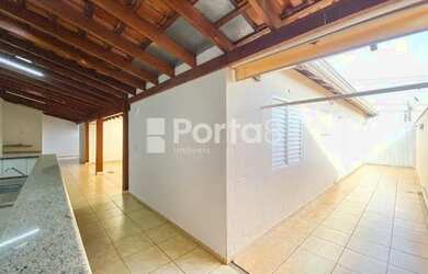 Imagem 5: Condomínio Maria Stella Imóvel espaçoso, com 5 quartos e área de lazer...