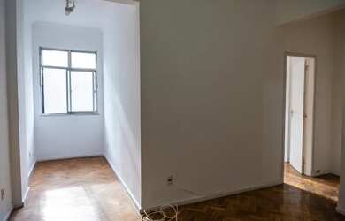 Imagem: O apartamento para alugar possui 1 Dormitório, 2 Banheiros