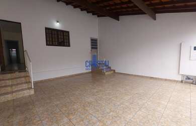 Imagem: A casa possui 2 Dormitórios, 2 Banheiros, 2 Vagas na garagem