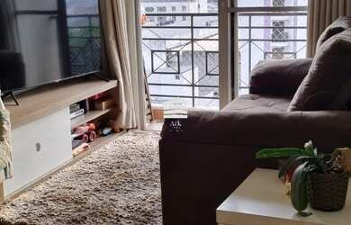 Imagem: O apartamento possui 3 Dormitórios, 1 Banheiro, 2 Vagas na