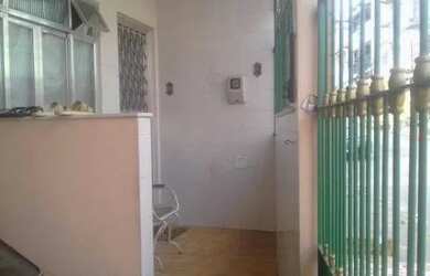 Imagem: A casa possui 3 Dormitórios, 1 Banheiro, 1 Vaga na garagem