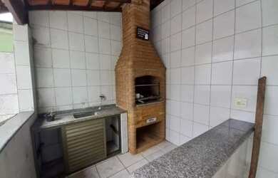 Imagem: A casa possui 3 Dormitórios, 1 Banheiro, 3 Vagas na garagem