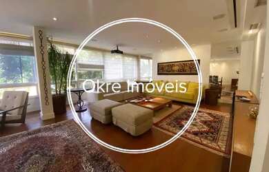 Imagem: O apartamento possui 3 Dormitórios, 2 Banheiros, 250m² de