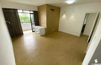 Imagem: A casa possui 3 Dormitórios, 2 Banheiros, 1 Vaga na garagem