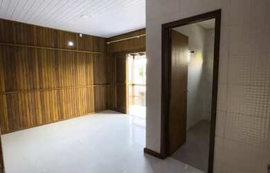 Imagem 15: Casa Madeira , com 4 quartos e 1 banheiros à Venda, 242 m² em Criciúma/SC