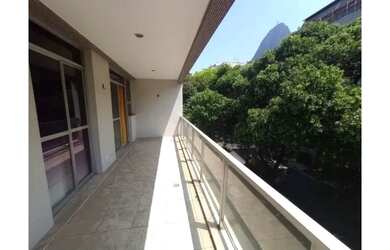 Imagem: O apartamento à venda possui 3 Dormitórios, 1 Banheiro, 2