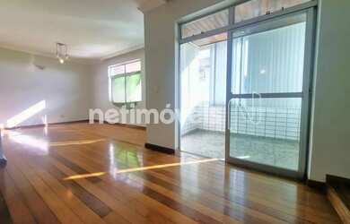 Imagem: O apartamento possui 3 Dormitórios, 1 Banheiro, 2 Vagas na