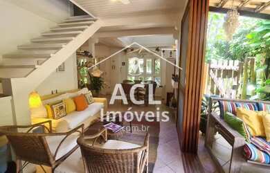 Imagem: A casa possui 4 Dormitórios, 5 Banheiros, 2 Vagas na garagem