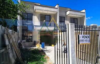 Imagem: A casa possui 3 Dormitórios, 3 Banheiros, 2 Vagas na garagem