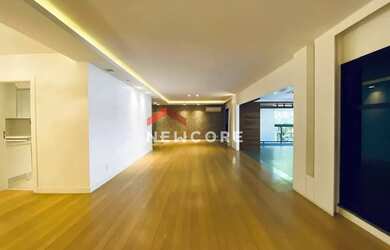 Imagem: O apartamento possui 4 Dormitórios, 5 Banheiros, 3 Vagas na