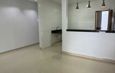 Imagem: A casa possui 2 Dormitórios, 2 Banheiros, 3 Vagas na garagem