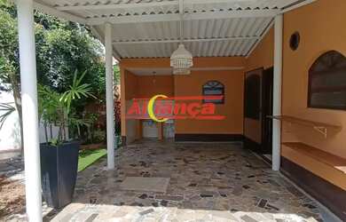 Imagem: A casa possui 2 Dormitórios, 2 Banheiros, 5 Vagas na garagem