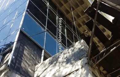 Imagem: O depósito possui 5 Vagas na garagem e 2696m² de Área e está