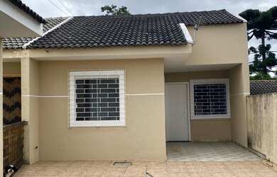 Imagem: A casa em condomínio possui 3 Dormitórios, 1 Banheiro, 1 Vaga