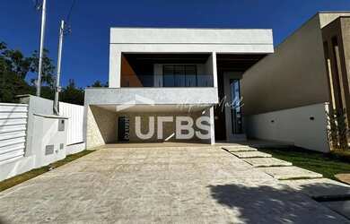 Imagem: A casa em condomínio possui 4 Dormitórios, 5 Banheiros, 4