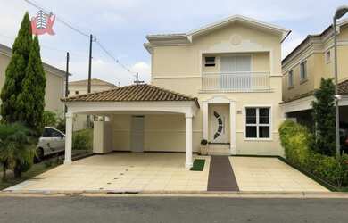 Imagem: A casa possui 4 Dormitórios, 5 Banheiros, 2 Vagas na garagem