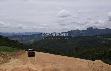 Imagem: Linda Área de Terreno à Venda com Vista para a Pedra do Baú