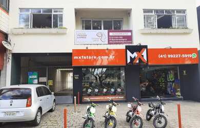 Imagem: O apartamento possui 3 Dormitórios, 1 Banheiro, 1 Vaga na garagem