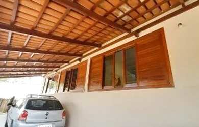 Imagem: A casa possui 3 Dormitórios, 3 Banheiros, 3 Vagas na garagem