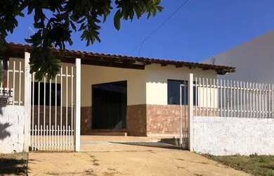 Imagem: A casa em condomínio possui 3 Dormitórios, 3 Banheiros, 2