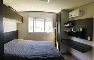 Imagem: O apartamento possui 1 Dormitório, 1 Banheiro, 1 Vaga na garagem