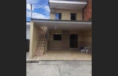 Imagem: A casa em condomínio possui 3 Dormitórios, 3 Banheiros, 2