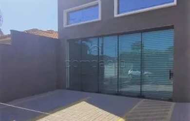 Imagem: O depósito possui 2 Vagas na garagem, 160m² de Área e está