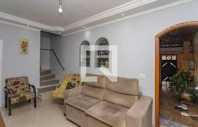 Imagem: A casa possui 2 Dormitórios, 1 Banheiro, 3 Vagas na garagem