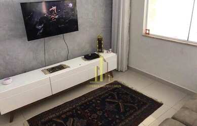 Imagem: A casa possui 3 Dormitórios, 3 Banheiros, 2 Vagas na garagem