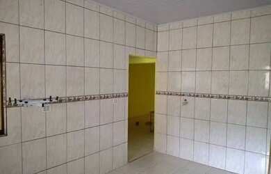 Imagem: A casa possui 3 Dormitórios, 1 Banheiro, 80m² de Área e