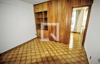 Imagem: O apartamento possui 1 Dormitório, 1 Banheiro, 50m² de Área