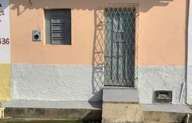 Imagem: A casa possui 1 Dormitório, 1 Banheiro, 40m² de Área e está